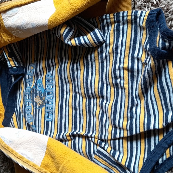 Matching onsie and jacket - Picture 2 of 3